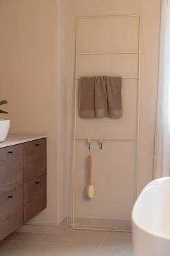 New Metallbude Handtuchleiter Estina Cashew