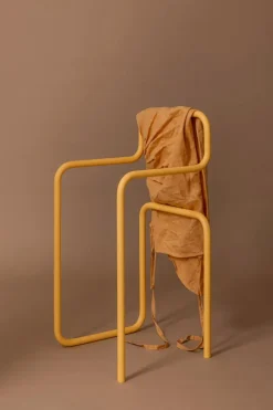 Metallbude Herrendiener James