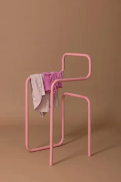 Metallbude Herrendiener James