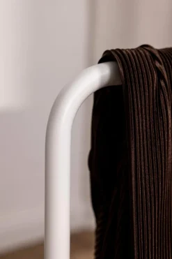 Metallbude Herrendiener James