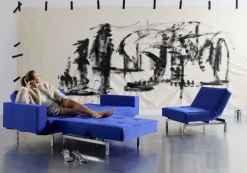 Outlet INNOVATION LIVING Schlafsofa mit Armlehnen Splitback Chrom Ultramarine