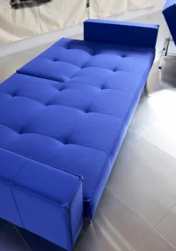 Outlet INNOVATION LIVING Schlafsofa mit Armlehnen Splitback Chrom Ultramarine